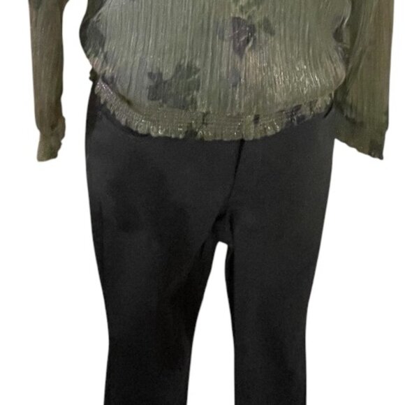 WHITE HOUSE BLACK MARKET - Picture 3 of 4